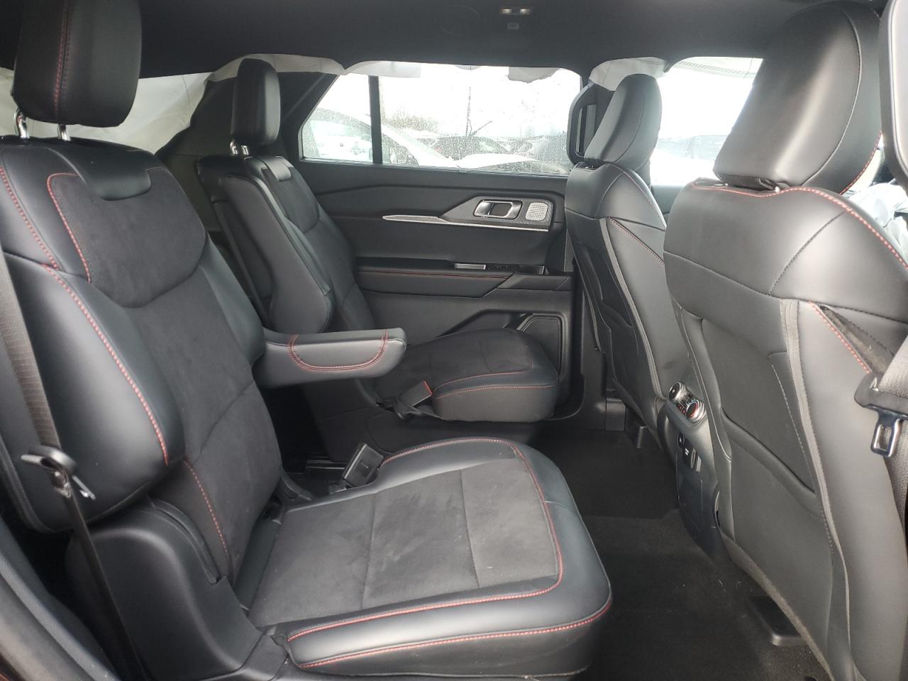 Ford Explorer St Image 10