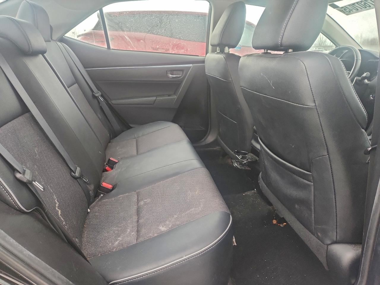 Toyota Corolla L Image 8