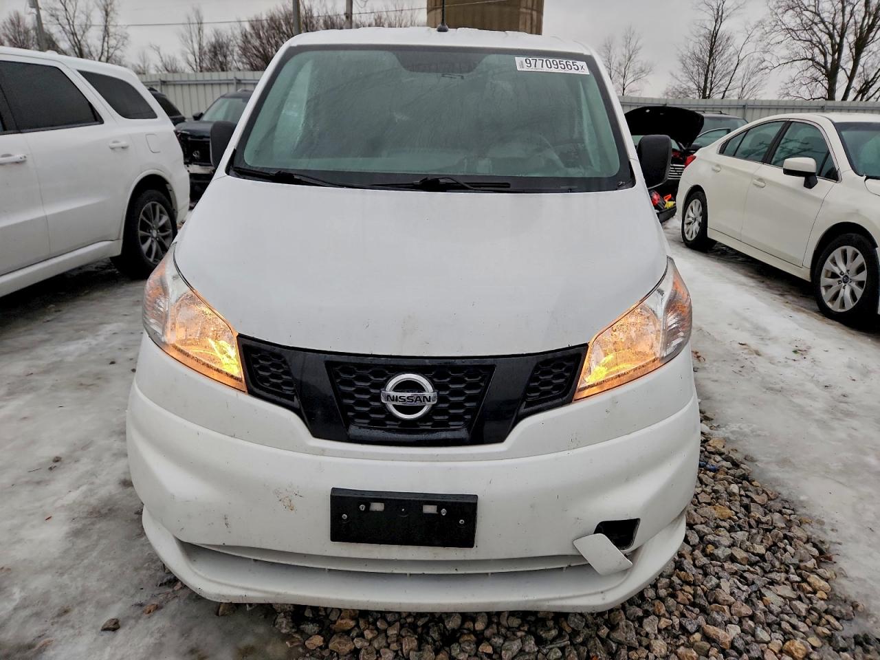 Nissan Nv 2.5s Image 11