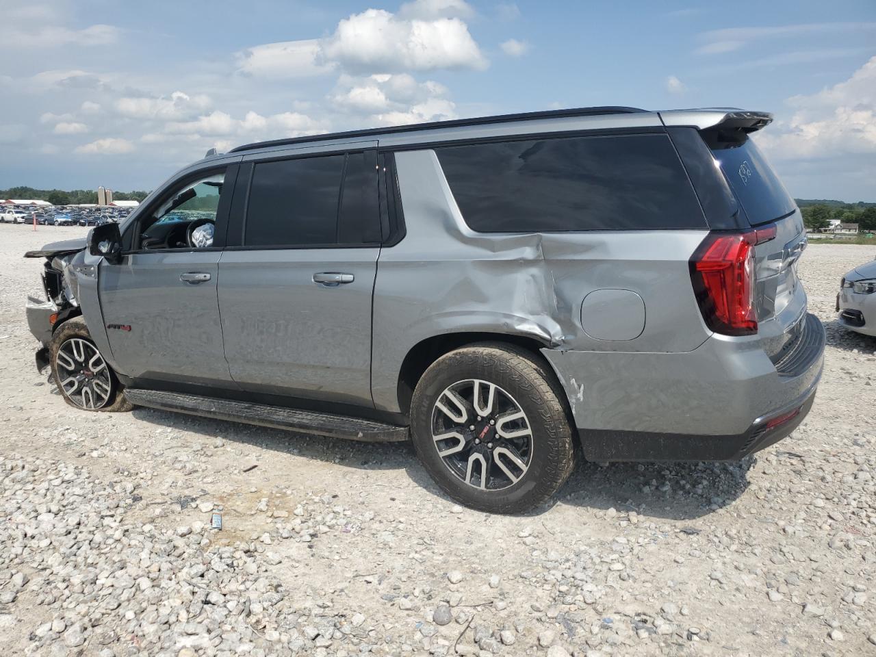 GMC Yukon K1500 At4 Image 10