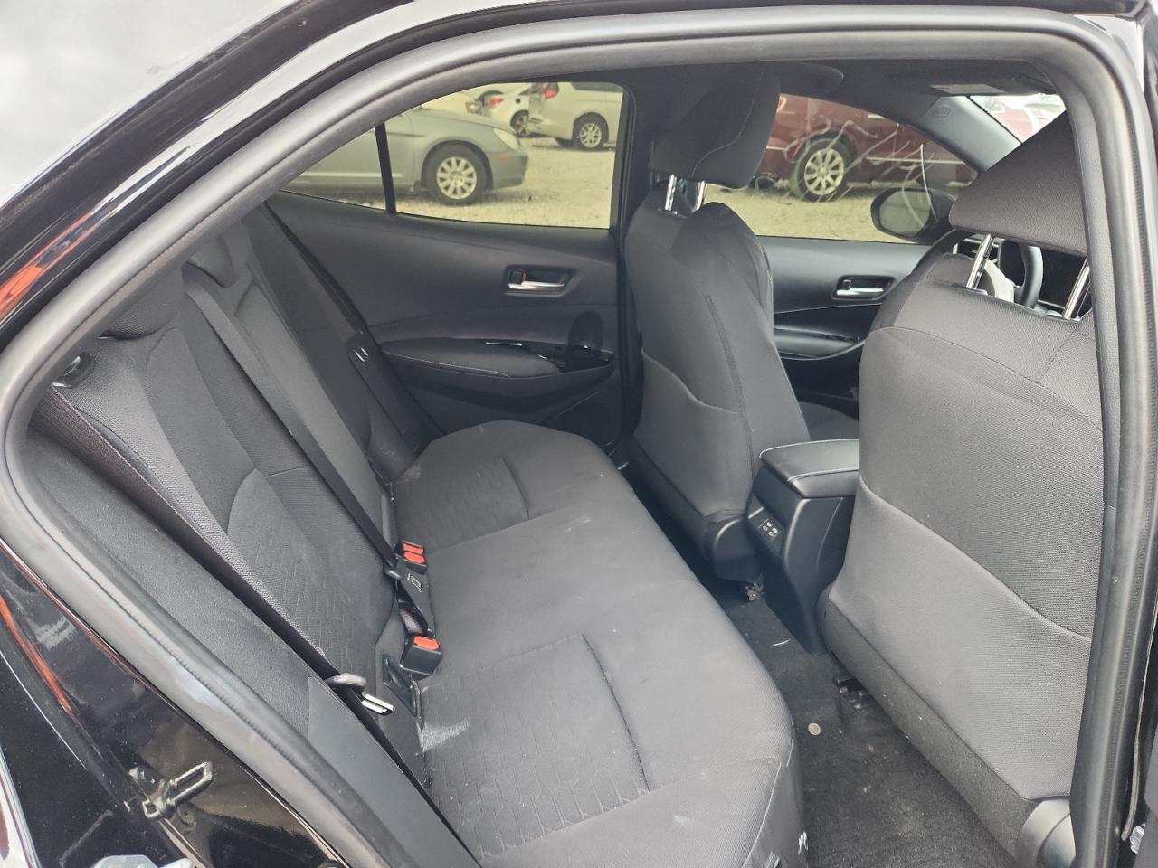 Toyota Corolla Se Image 11