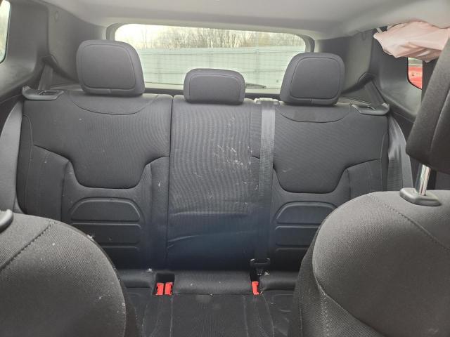 Jeep Renegade Latitude Image 3