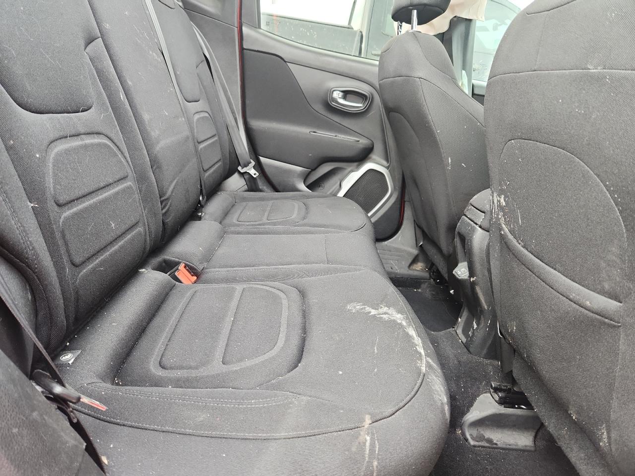 Jeep Renegade Latitude Image 4