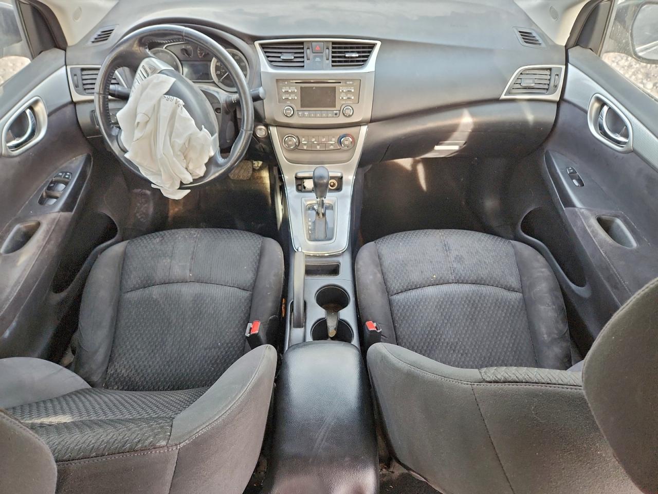 Nissan Sentra S Image 5