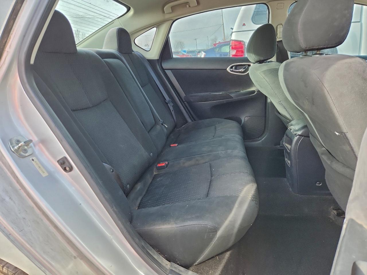 Nissan Sentra S Image 10