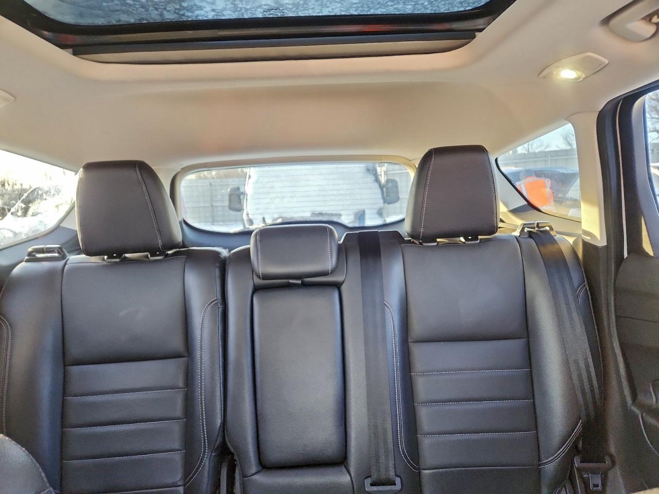 Ford Escape Titanium Image 8