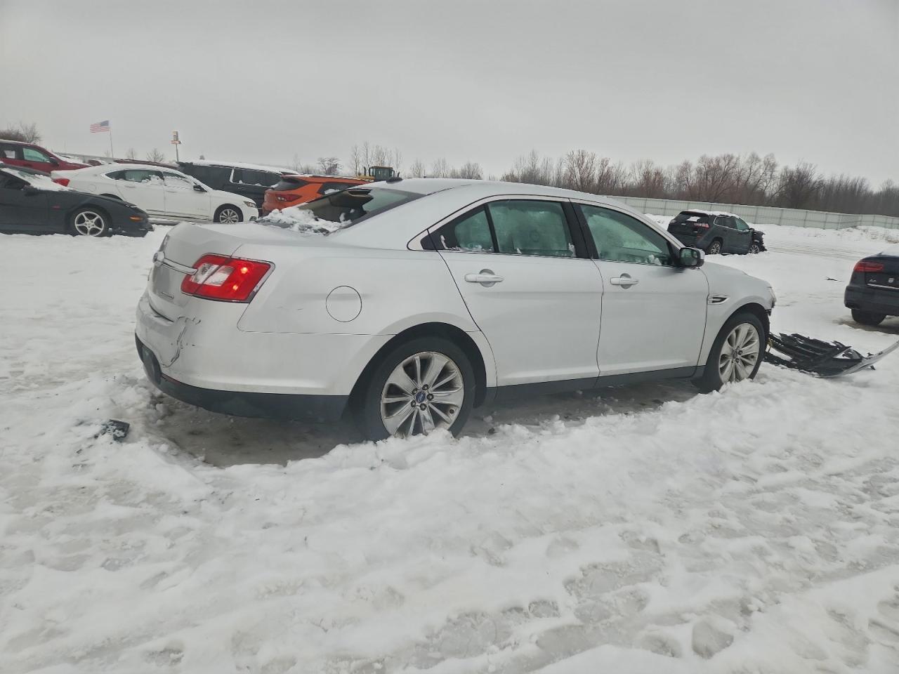 Ford Taurus Limited Image 13
