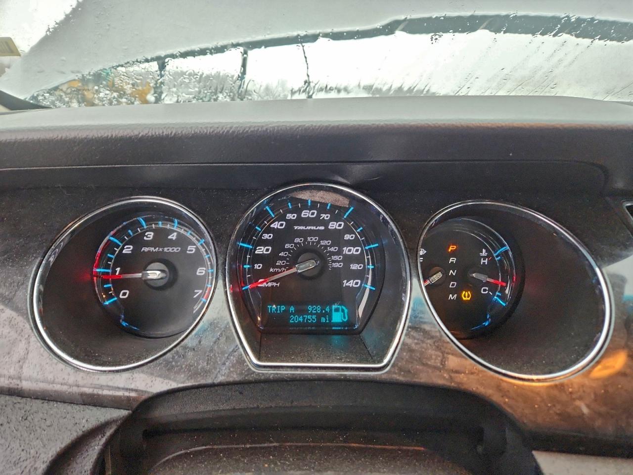 Ford Taurus Limited Image 8