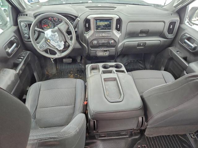 Chevrolet Silverado K1500 Image 4