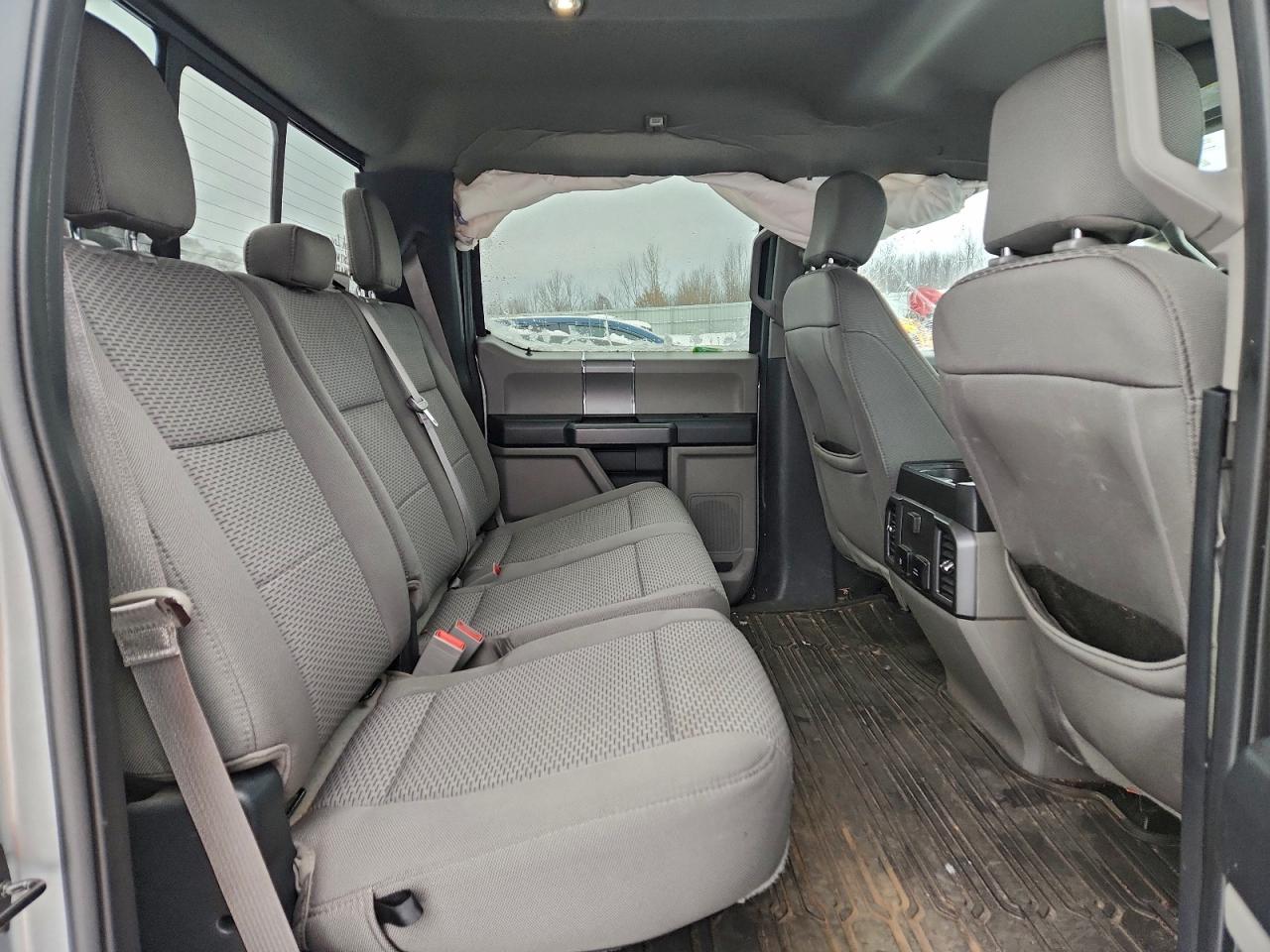 Ford F-150 Supercrew Image 9