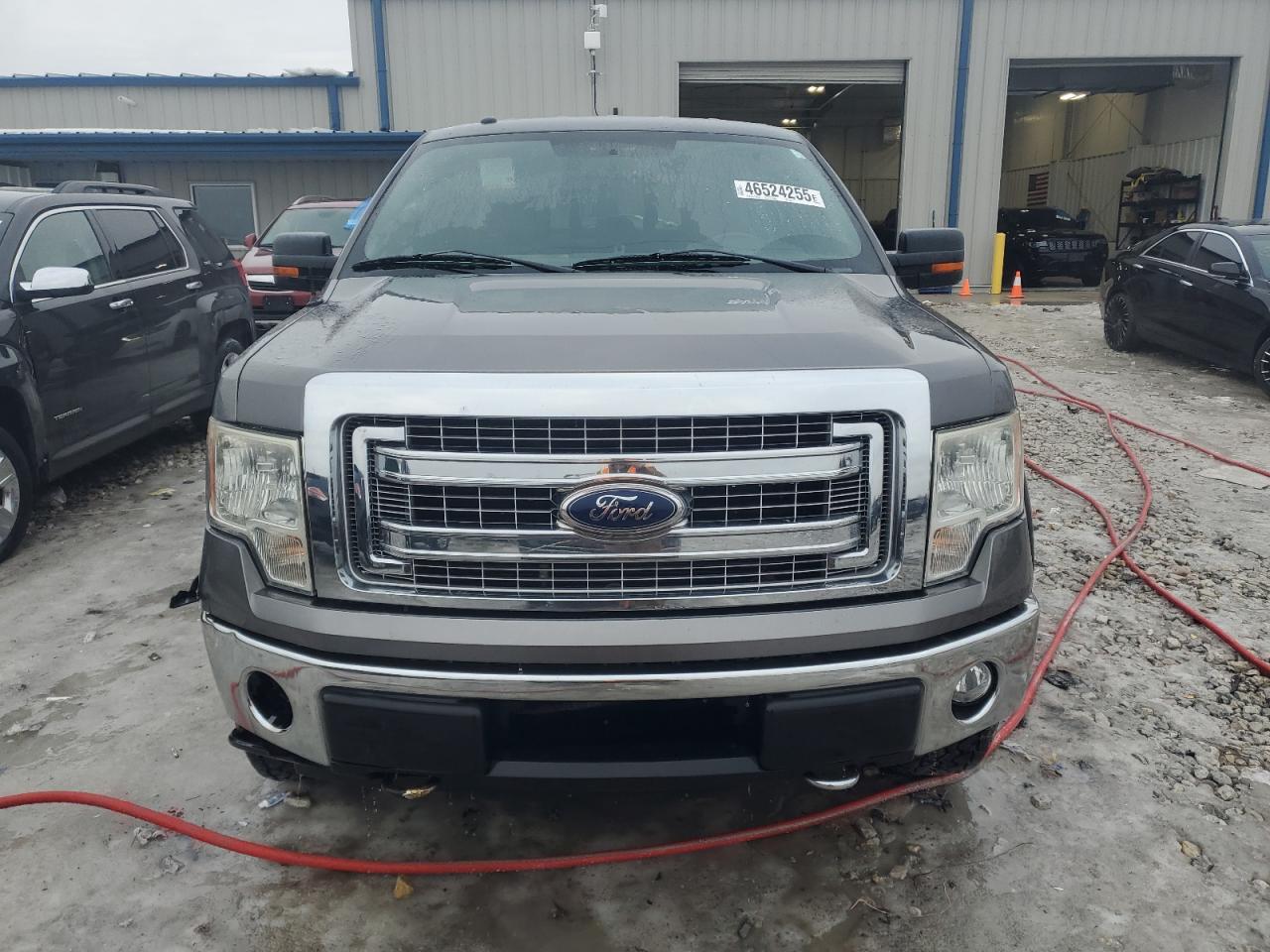 Ford F-150 Super Cab Image 5