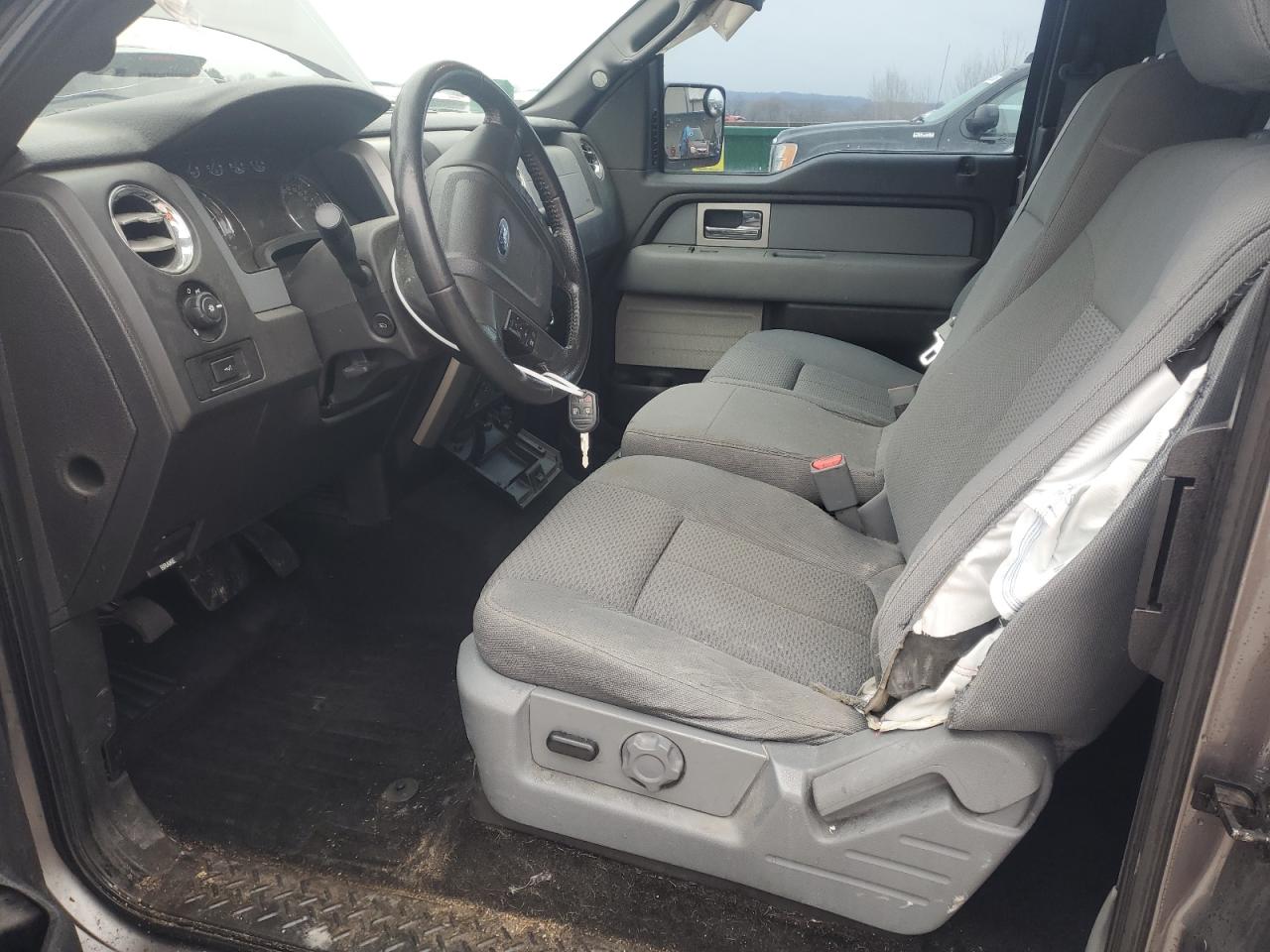 Ford F-150 Super Cab Image 12