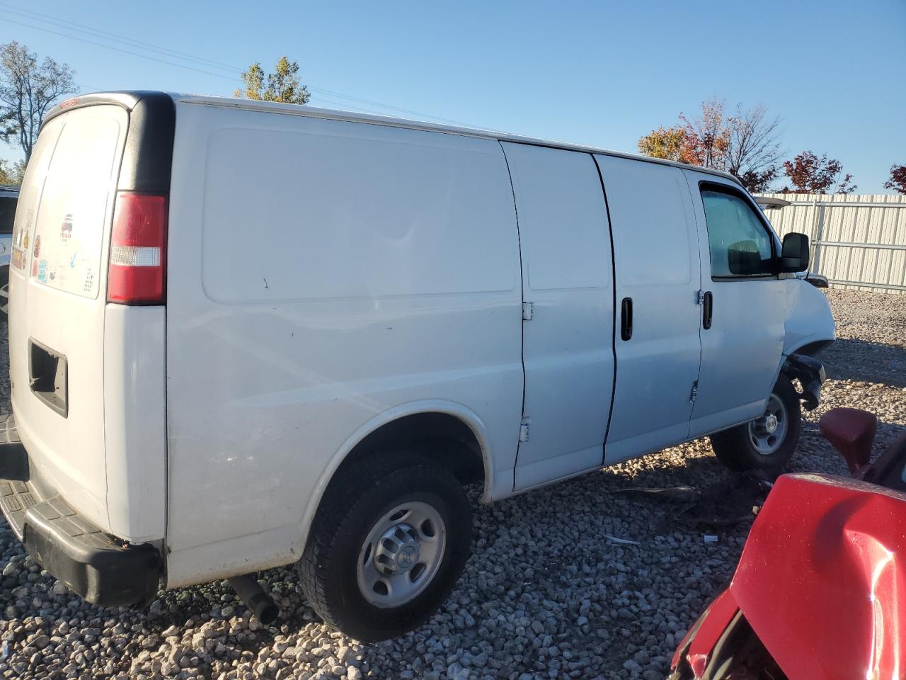 Chevrolet Express Image 3