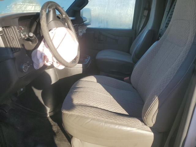 Chevrolet Express Image 4