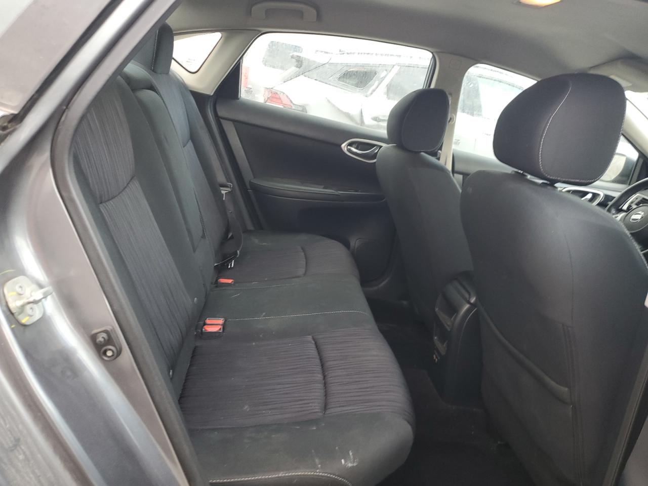 Nissan Sentra S Image 7