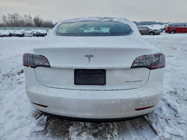 Tesla Model 3 Image 7