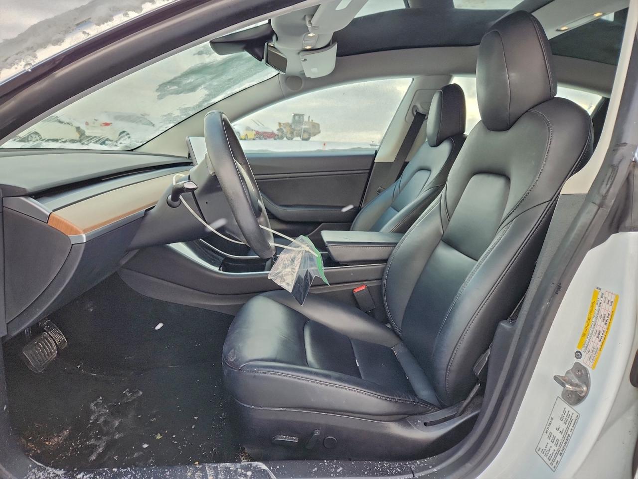 Tesla Model 3 Image 5