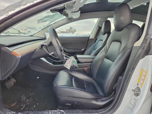 Tesla Model 3 Image 5