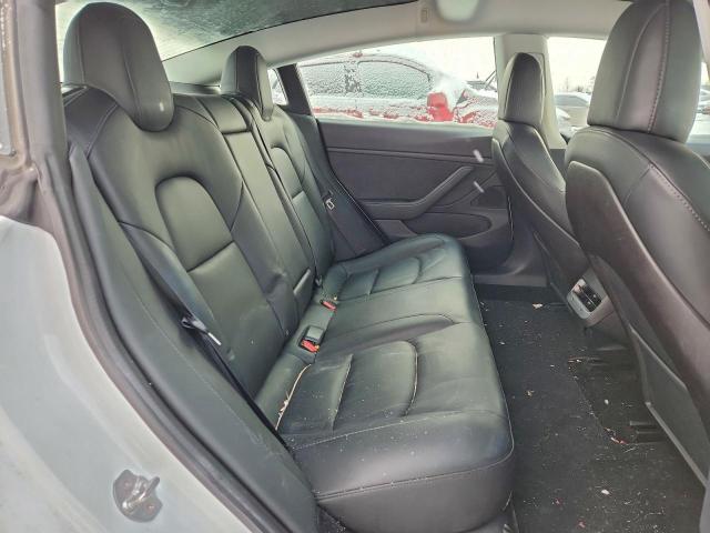 Tesla Model 3 Image 10