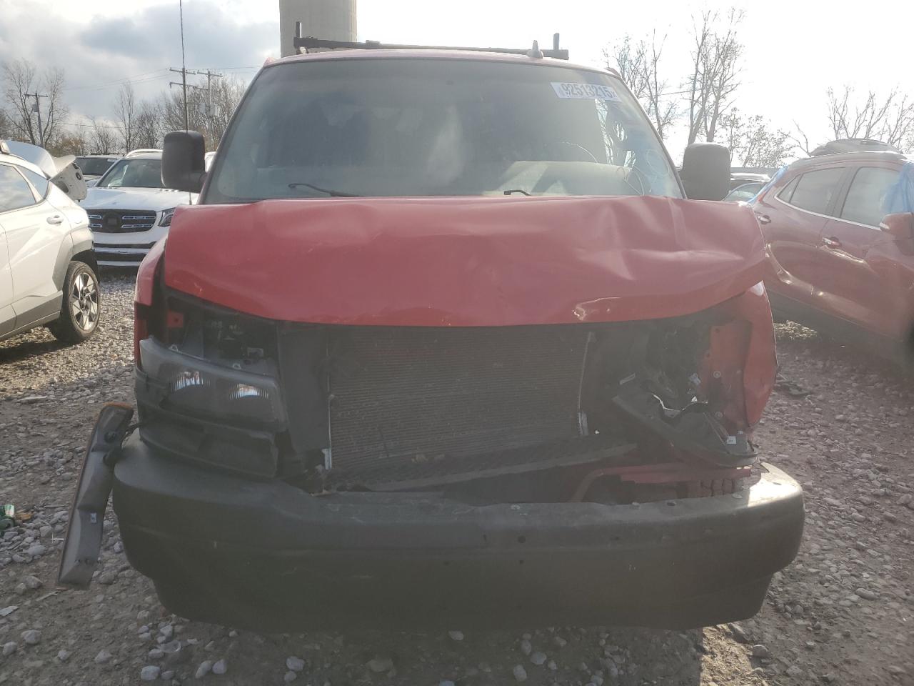 Chevrolet Express Image 2