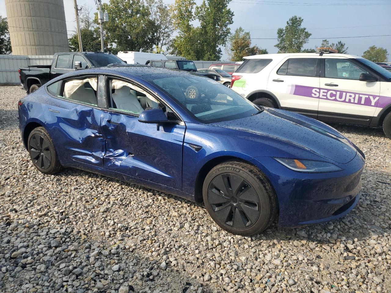 Tesla Model 3 Image 3