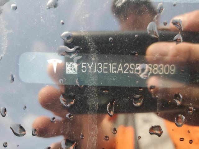 Tesla Model 3 Image 11