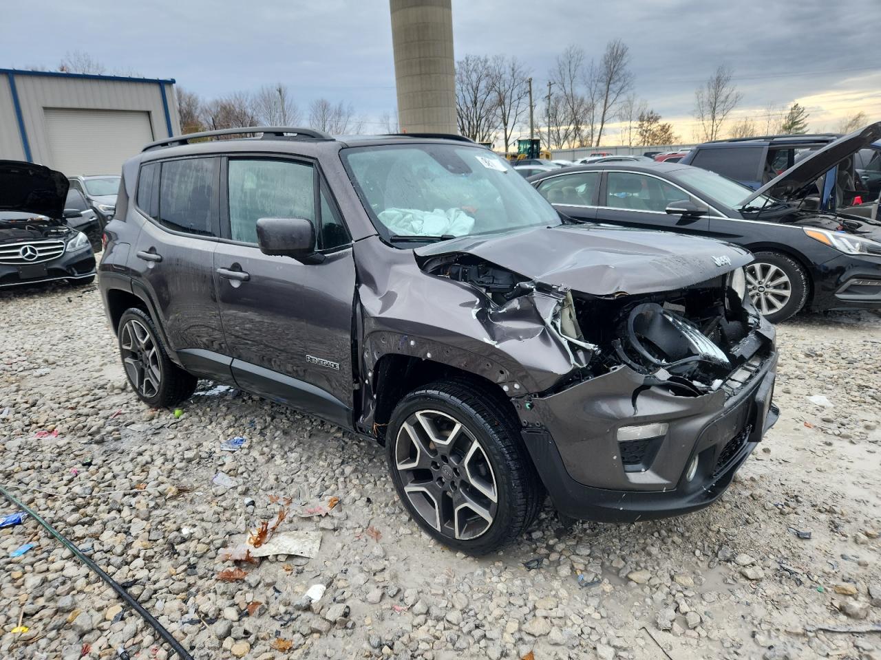 Jeep Renegade Latitude Image 4