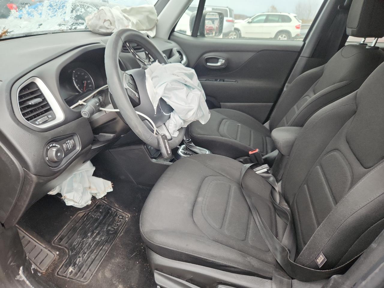 Jeep Renegade Latitude Image 8