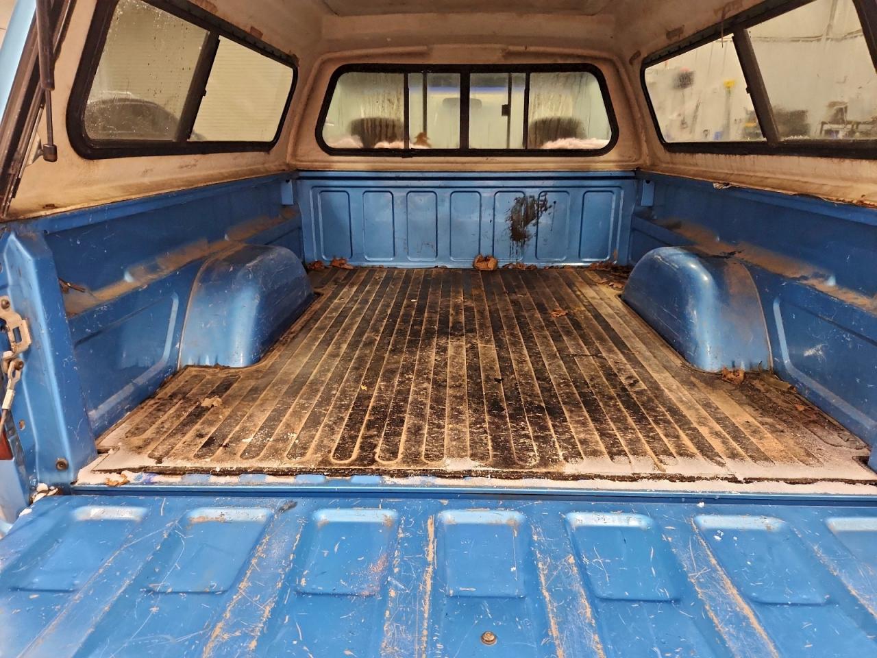 GMC Sierra C1500 Image 10