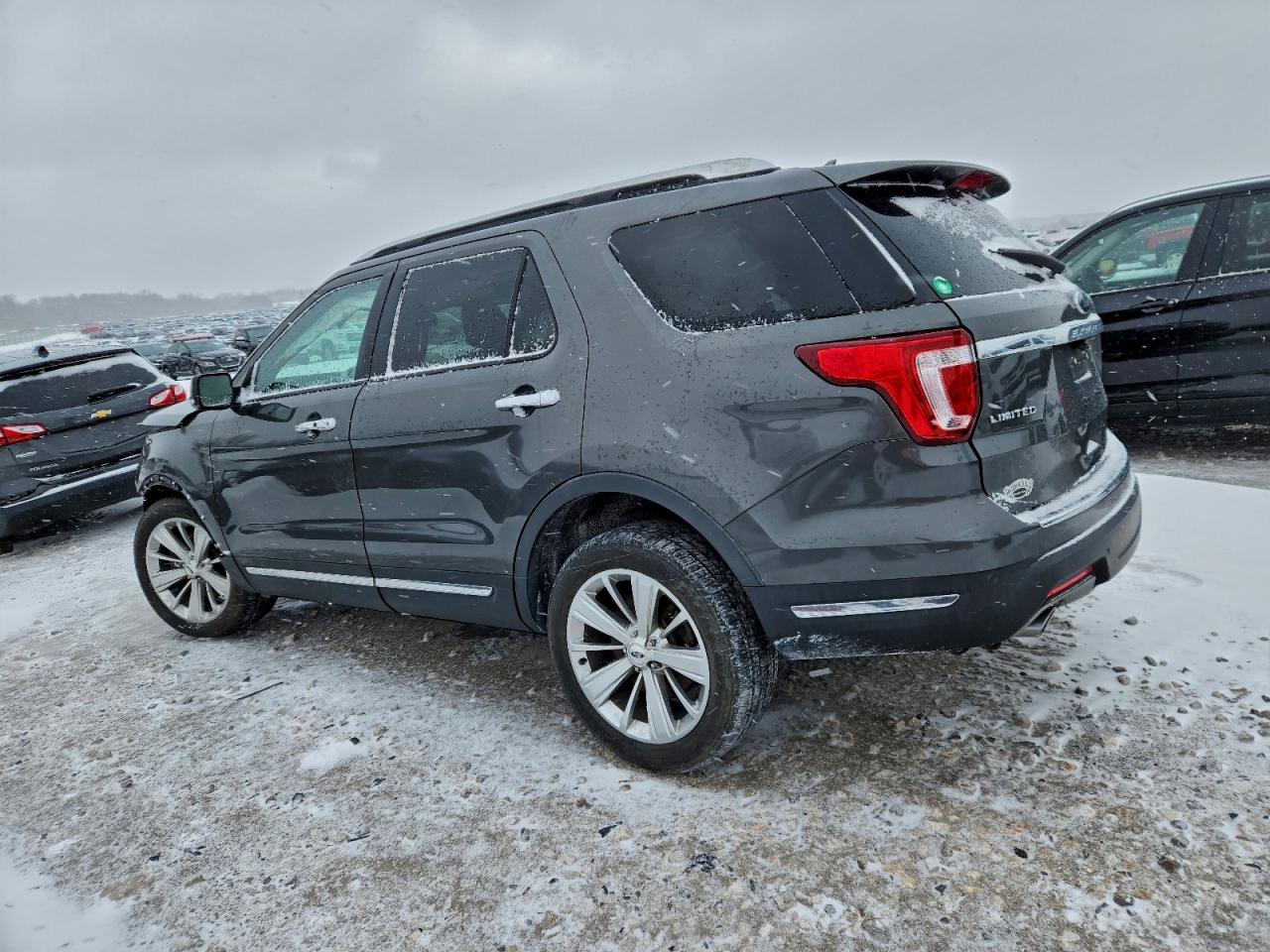 Ford Explorer Limited Image 5