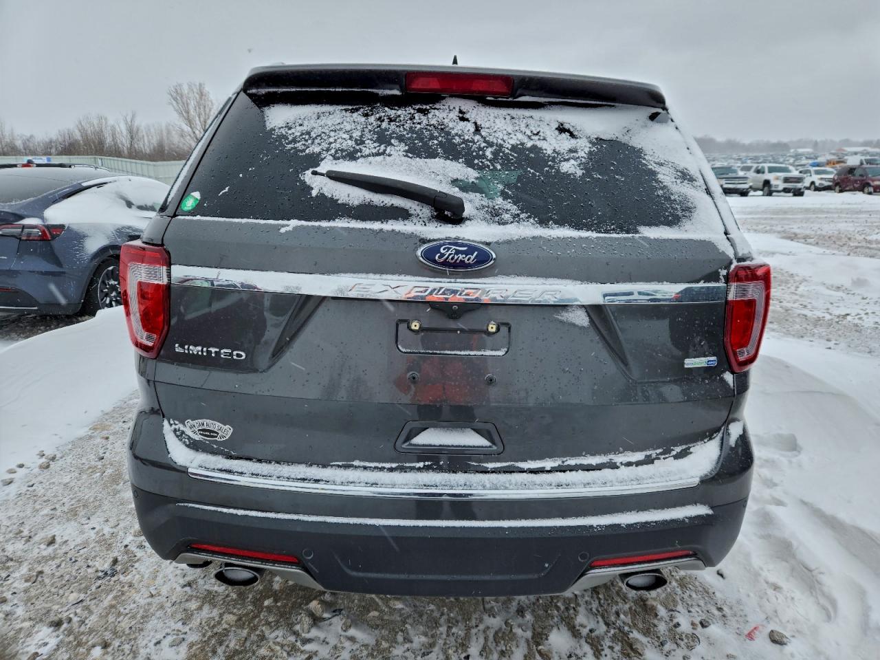 Ford Explorer Limited Image 3