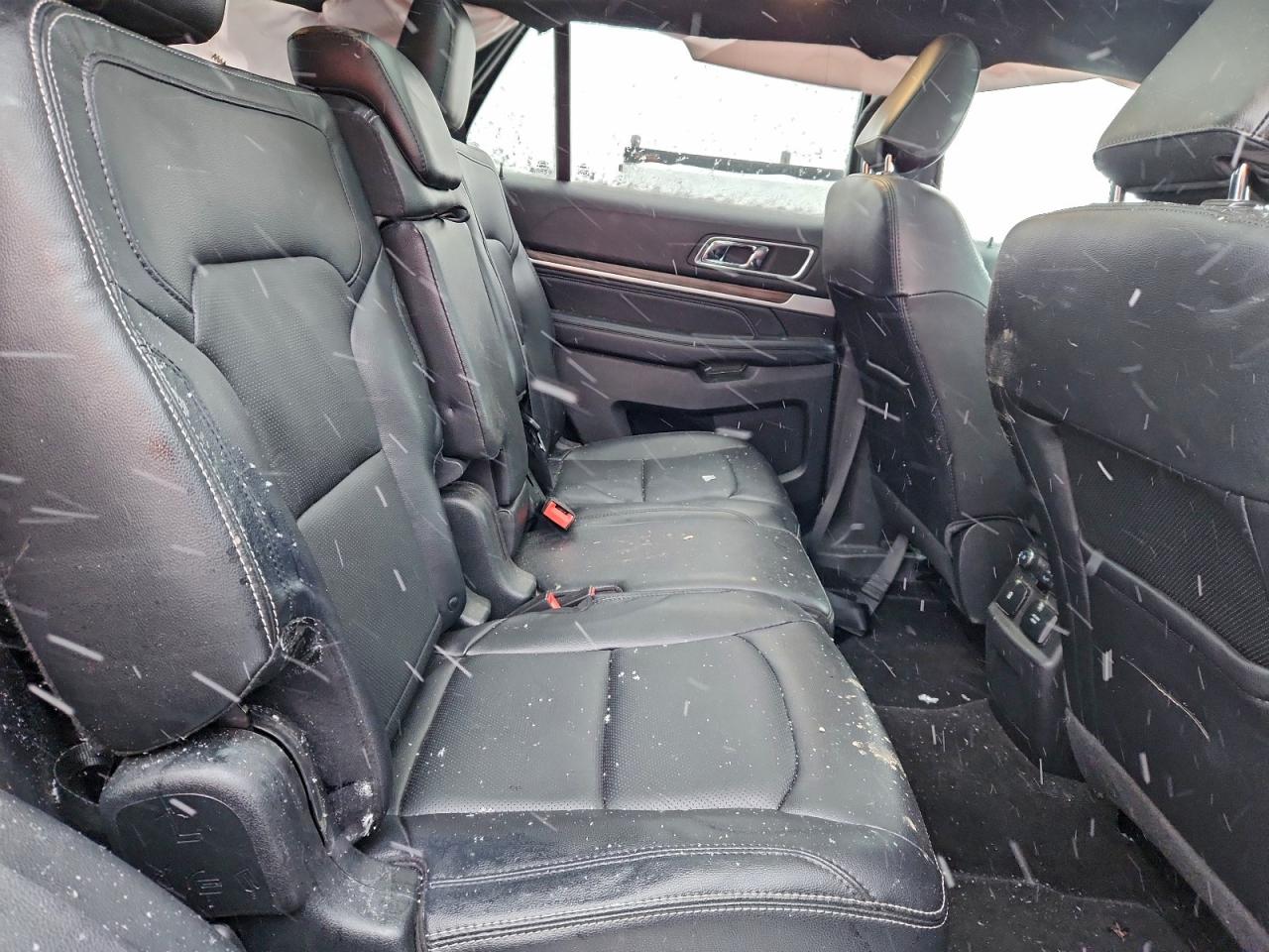 Ford Explorer Limited Image 2