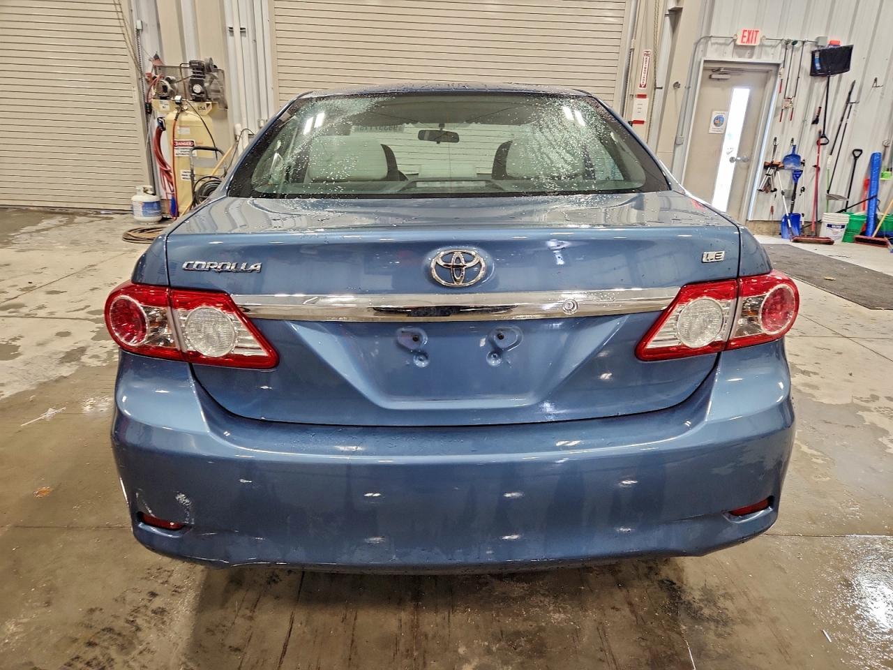 Toyota Corolla Base Image 4