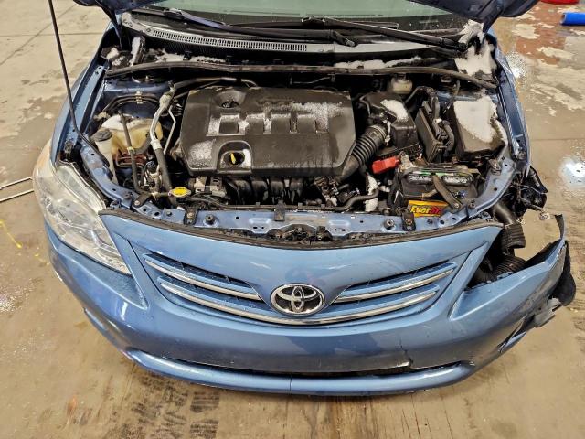 Toyota Corolla Base Image 10