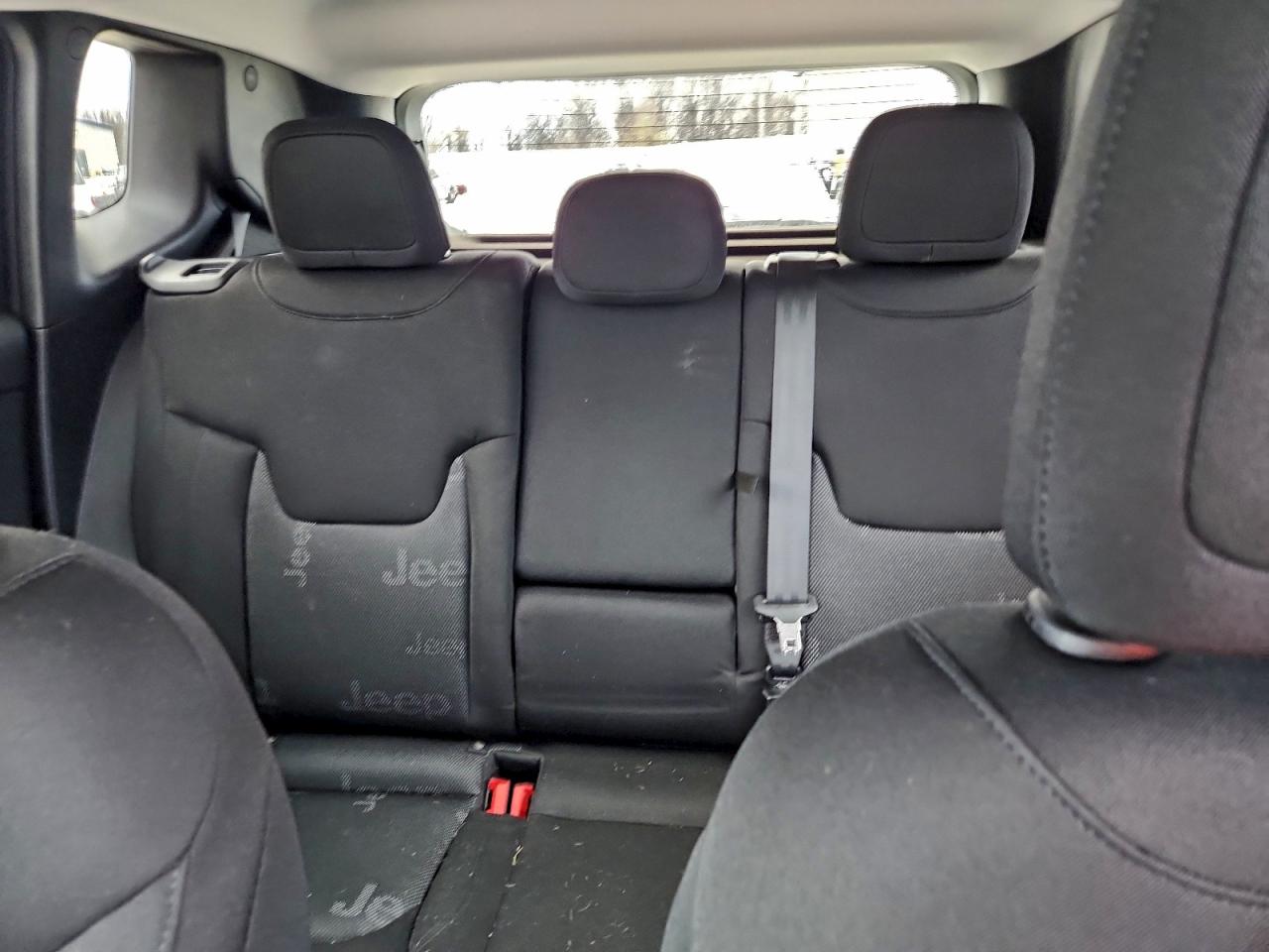 Jeep Renegade Latitude Image 7