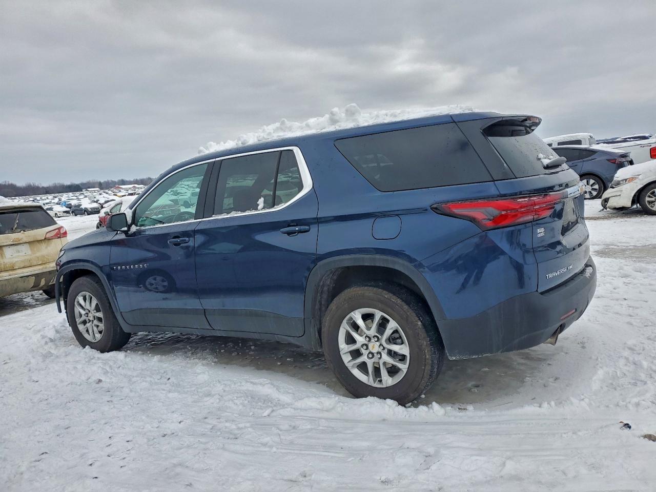 Chevrolet Traverse Ls Image 3