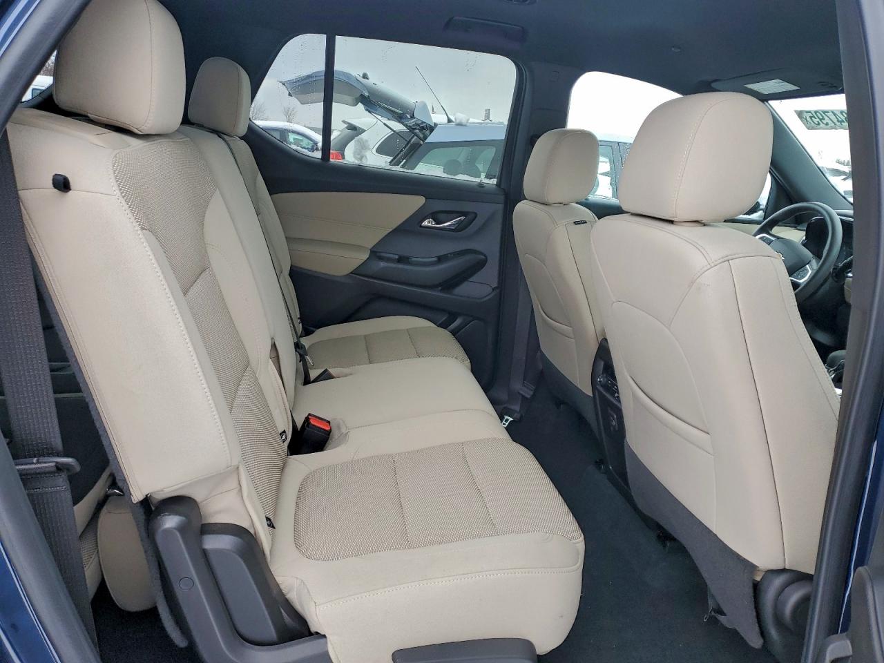 Chevrolet Traverse Ls Image 8