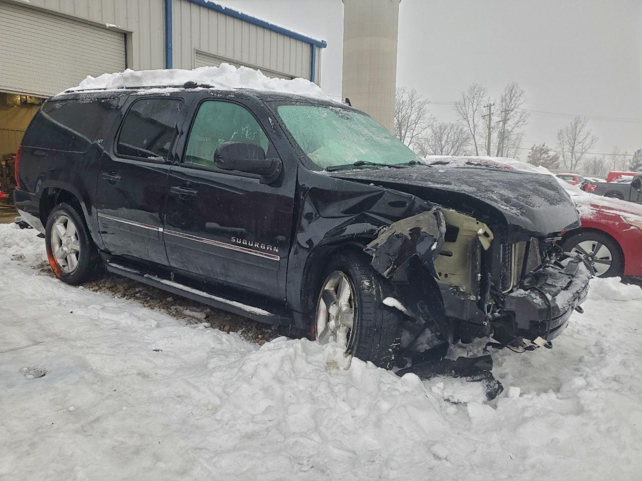 Chevrolet Suburban K1500 Ltz Image 3