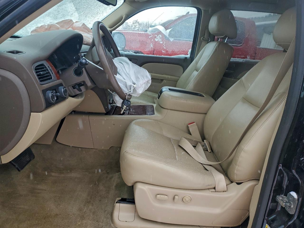 Chevrolet Suburban K1500 Ltz Image 4