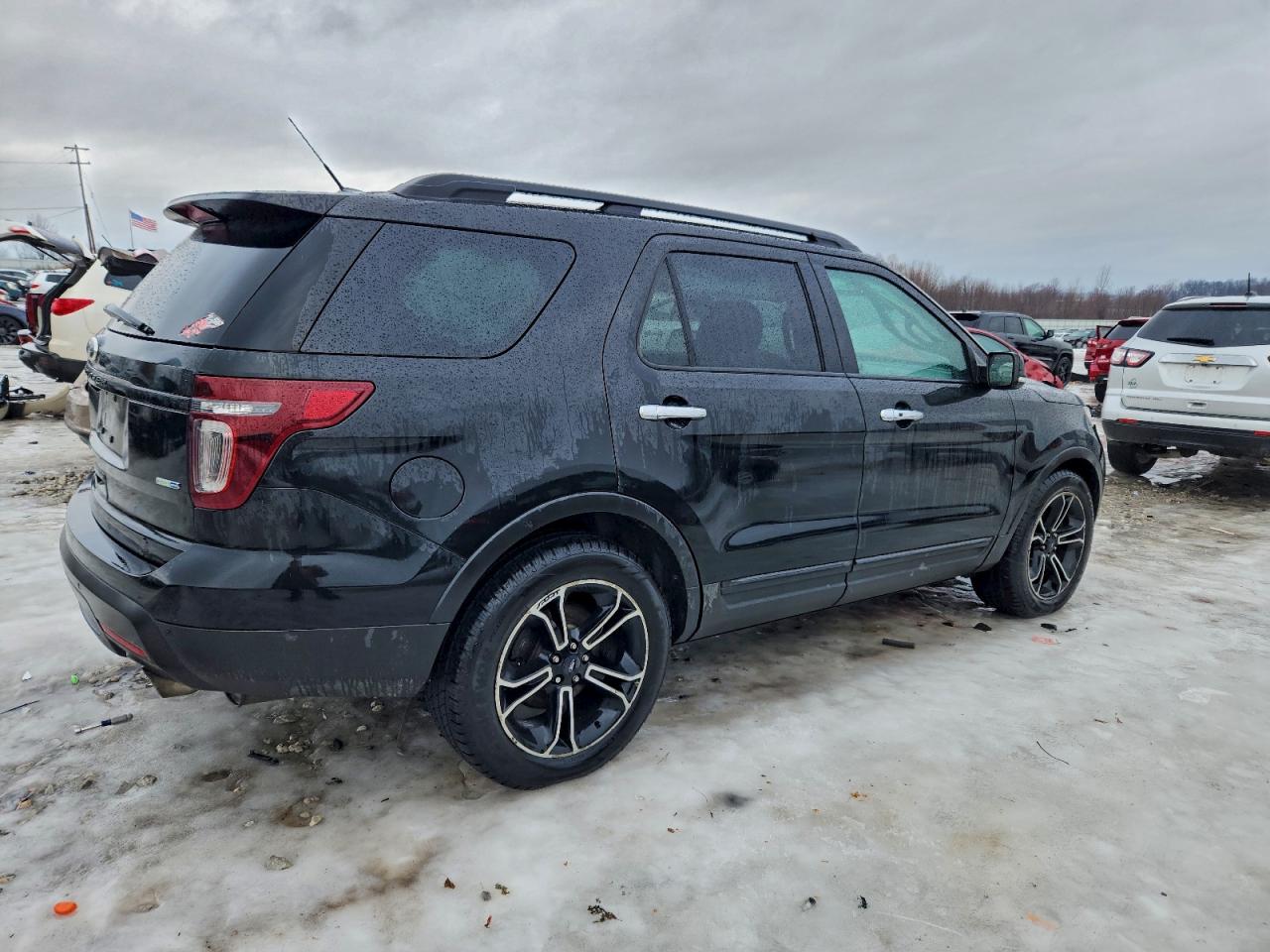 Ford Explorer Sport Image 3