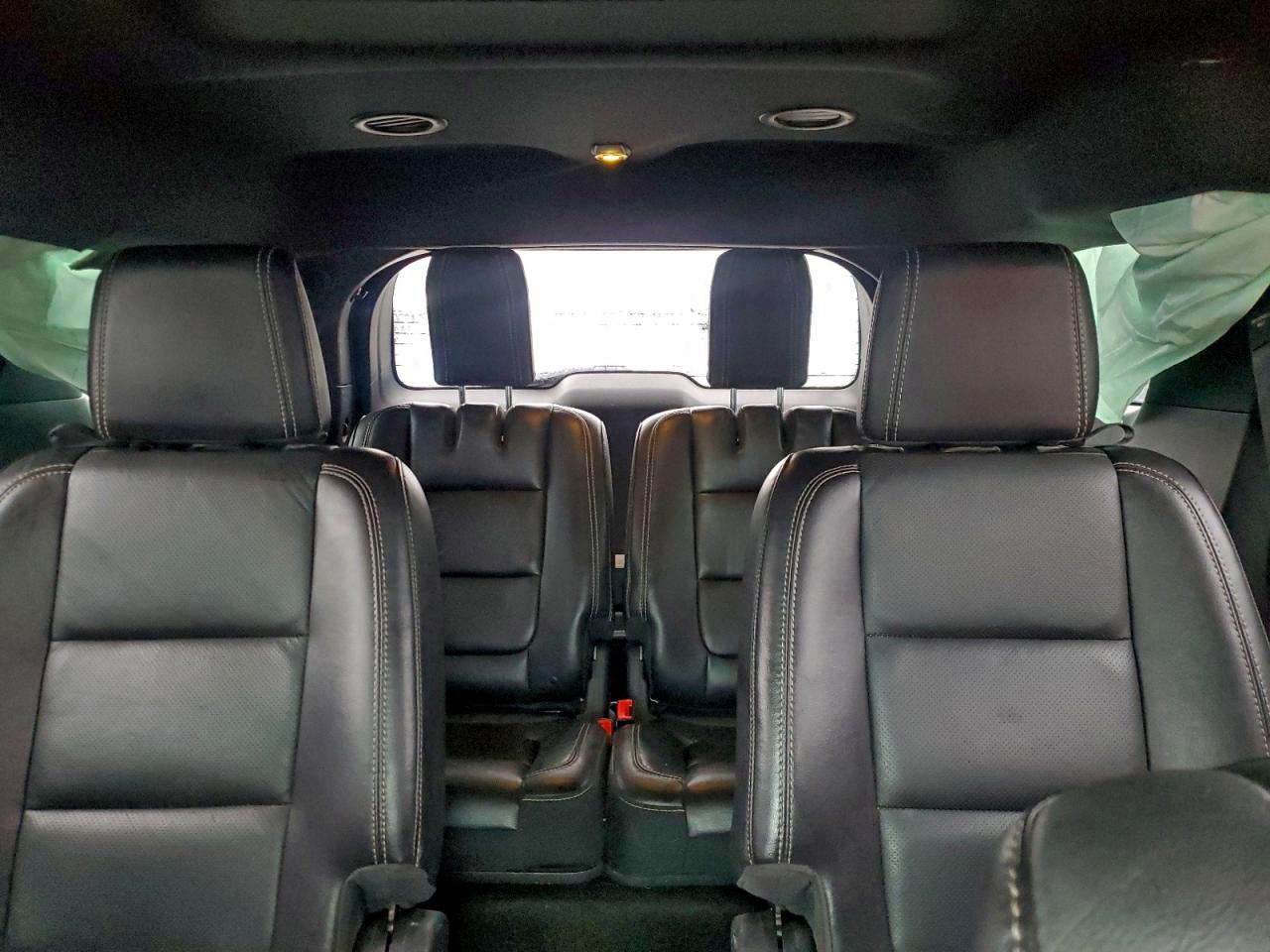 Ford Explorer Sport Image 2