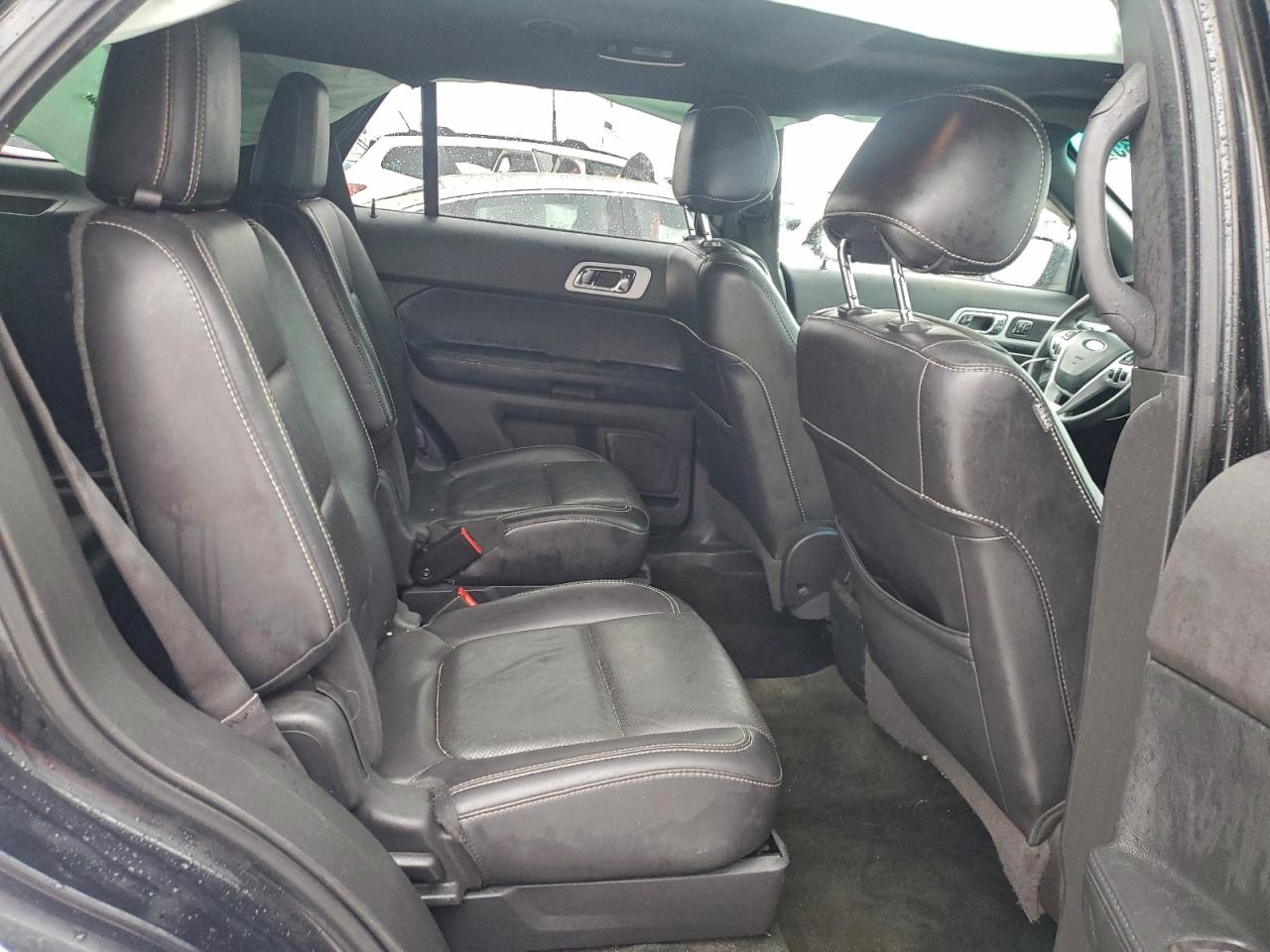 Ford Explorer Sport Image 9