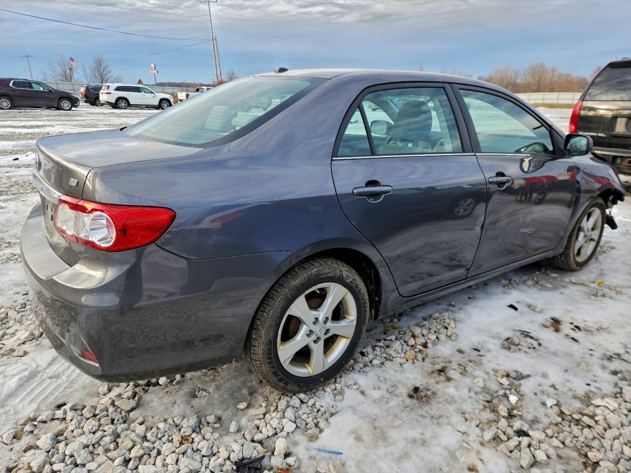 Toyota Corolla Base Image 2