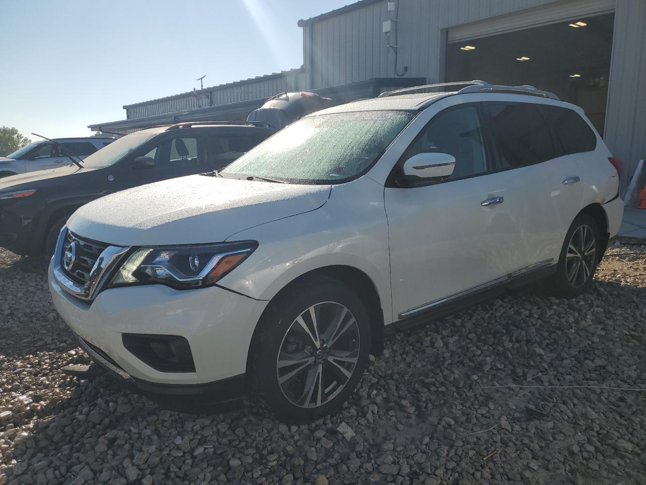 Nissan Pathfinder Platinum Image 1