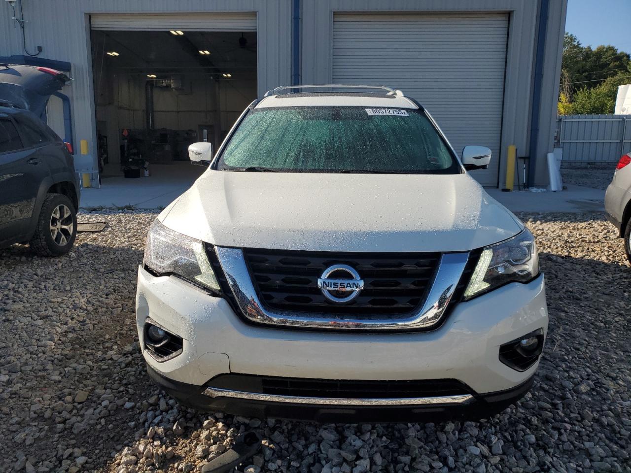 Nissan Pathfinder Platinum Image 5