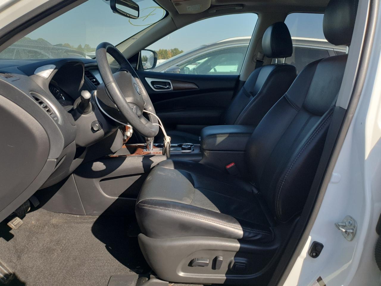 Nissan Pathfinder Platinum Image 7