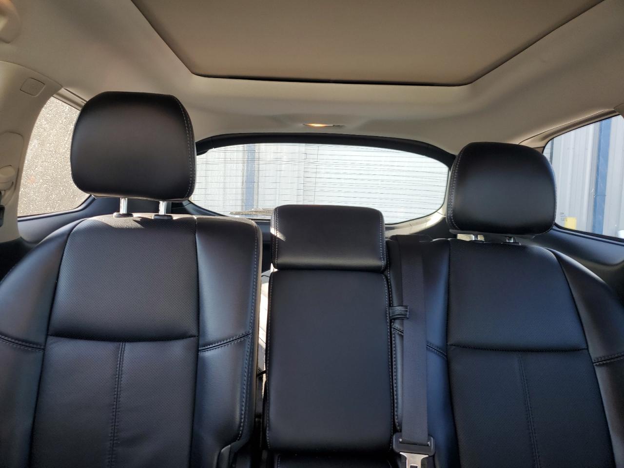 Nissan Pathfinder Platinum Image 10