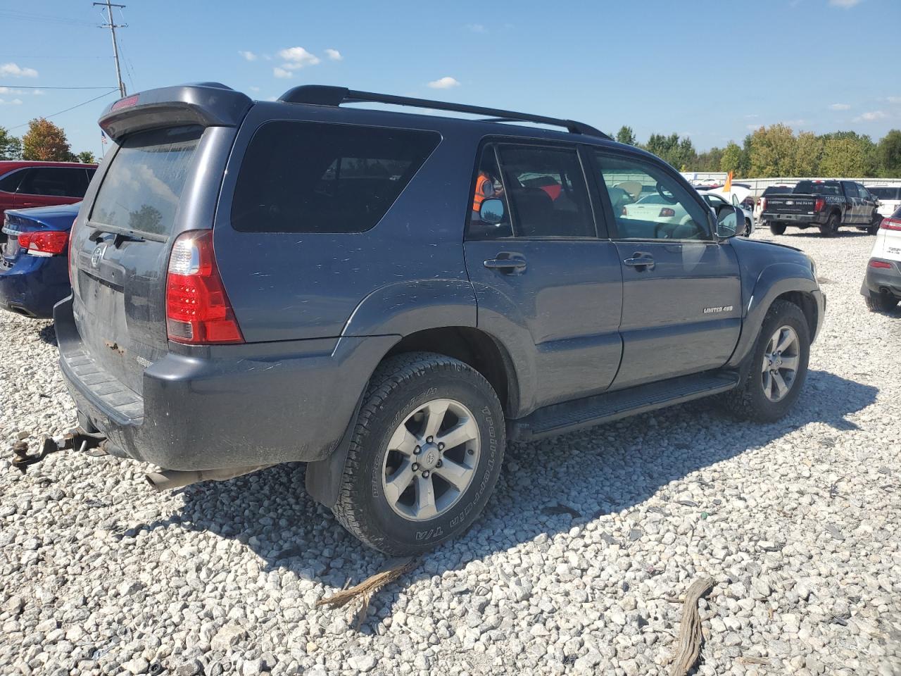 Toyota 4Runner Limited Image 2