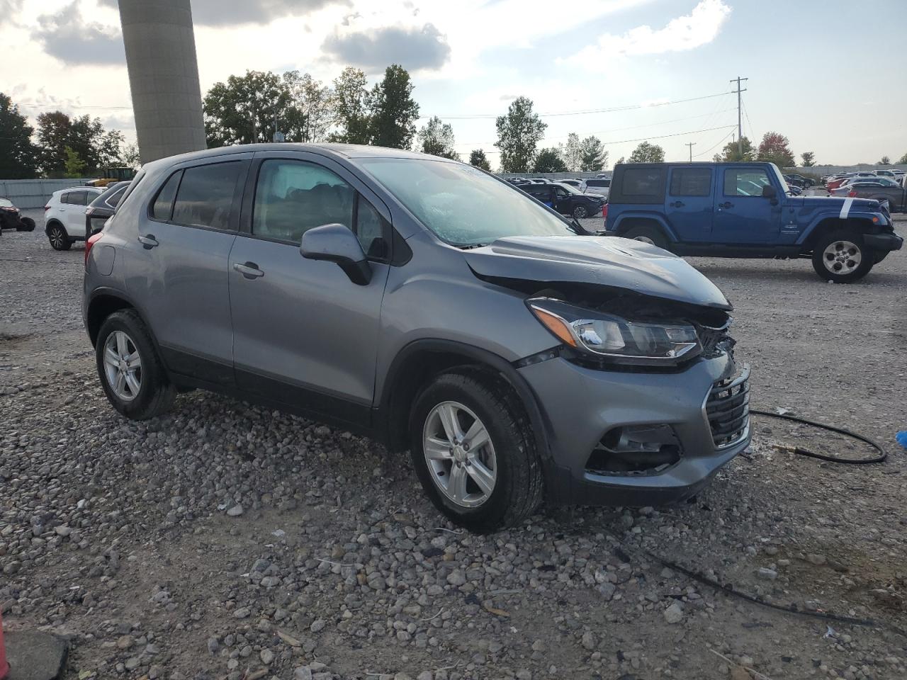 Chevrolet Trax Ls Image 3