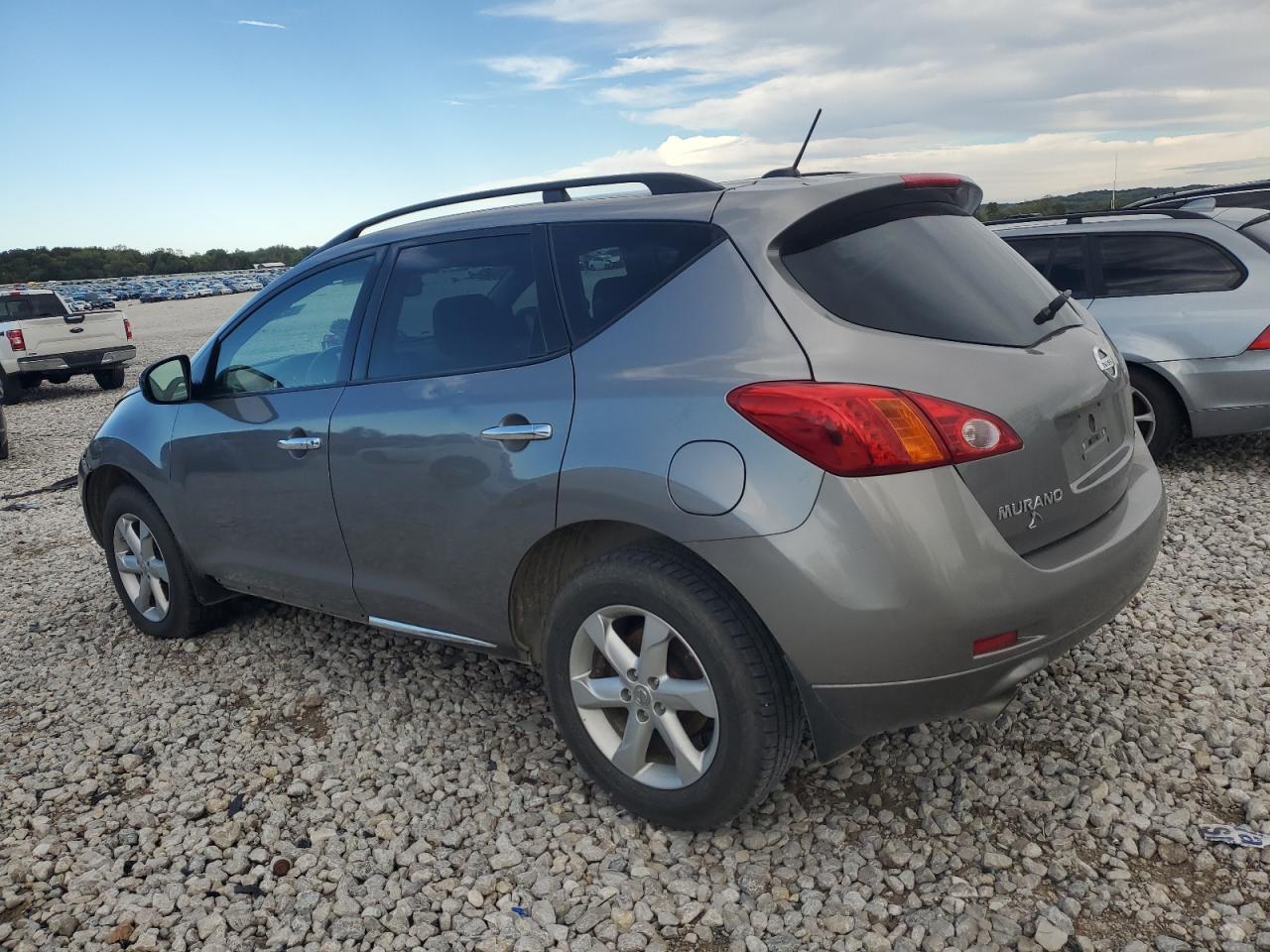 Nissan Murano S Image 2